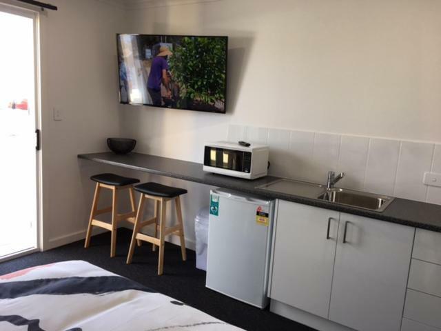 Port Lincoln Shark Apartment 1 ภายนอก รูปภาพ